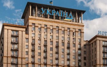 Готель Україна